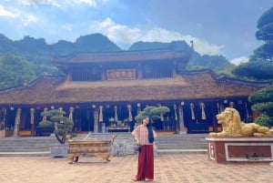 Från Hanoi: Parfympagoden eller rökelsebyn, konisk hatt