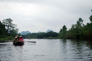 Hanói: Excursão de um dia ao Pagode do Perfume com passeio de barco e visita às grutas