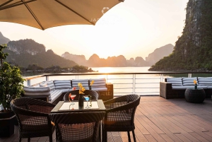 Vanuit Hanoi: Hoog aangeschreven Ha Long Bay dagcruise met Jade Sails