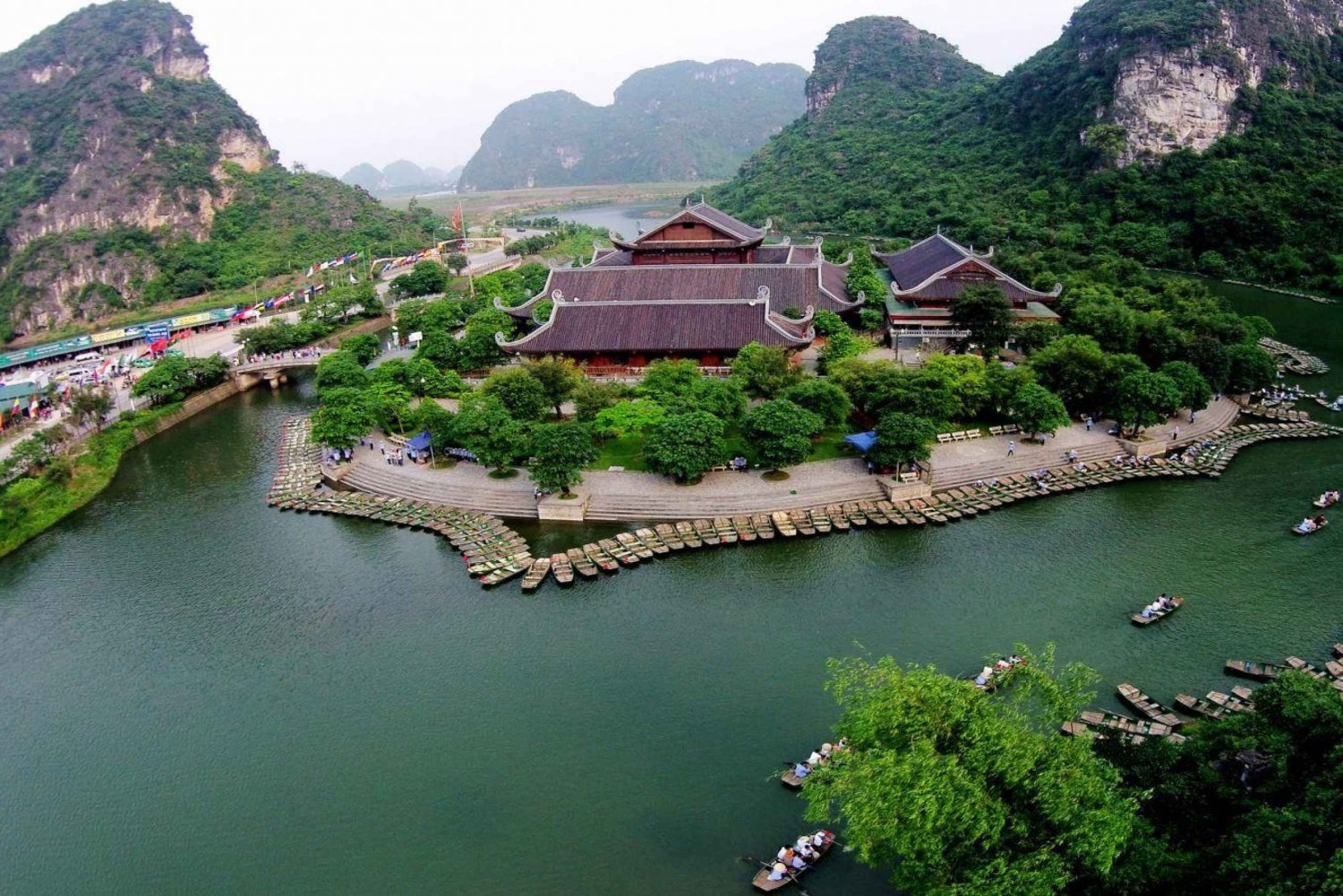 From Hanoi: Trang An & Bai Dinh Pagoda Full-Day Private Tour
