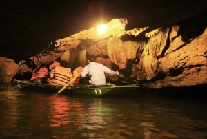Ab Hanoi: Trang An & Bai Dinh Pagode Ganztagestour private Tour