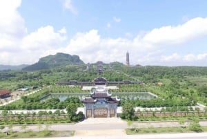 Ab Hanoi: Trang An & Bai Dinh Pagode Ganztagestour private Tour