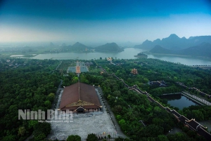 Fra Hanoi: Trang An økoturisme - Bai Dinh pagode og Mua-grotten