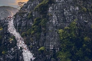 Fra Hanoi: Trang An økoturisme - Bai Dinh pagode og Mua-grotten