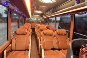 Von Hanoi: Transfer nach oder von Halong City mit einem Comfor Bus