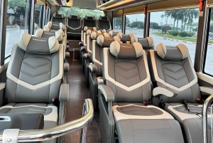 Da Hanoi: trasferimento da o per Halong City con un autobus Comfor