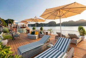 Desde Hanoi: Crucero por la bahía de Lan Ha y la isla de Cat Ba con almuerzo