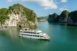 De Hanói: Visita as ilhas Cat Ba e a aldeia flutuante em 1 dia