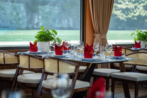 De Hanói: Visita as ilhas Cat Ba e a aldeia flutuante em 1 dia