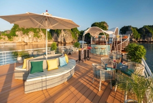 De Hanói: Visita as ilhas Cat Ba e a aldeia flutuante em 1 dia