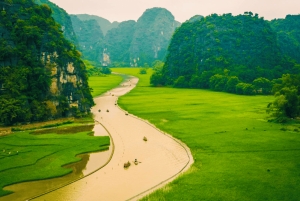 Depuis Hanoï : visite de Hoa Lu et Trang An ou Tam Coc et les grottes de Mua.