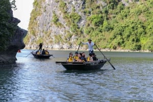ランハー湾発：食事とカヤック付きの3日間2泊クルーズ