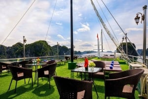Von Ninh Binh aus: 2-tägige 4-Sterne-geführte Bootstour nach Lan Ha und Halong-Bucht