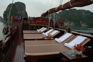 Da Ninh Binh: Crociera di 2 giorni nella baia di Bai Tu Long con Dragon Pearl