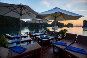 Da Ninh Binh: Crociera di 2 giorni nella baia di Bai Tu Long con Dragon Pearl