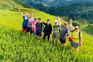 サパ発: SAPA 3D2N (TA VAN ファミリー ホームステイ & ホテル)