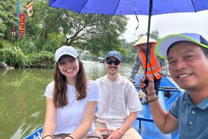 Hanoista: Hanoi: Koko päivän Perfume Pagoda ryhmäkierros lounaalla