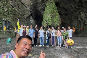 Hanoista: Hanoi: Koko päivän Perfume Pagoda ryhmäkierros lounaalla