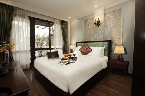 Отель Golden Sail & Spa