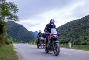 Ha Giang lus 3 dagen 2 nachten tour op de motor vanuit Hanoi