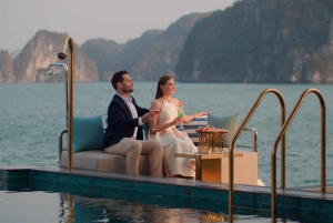 Crociera Ha Long 6★: tour di 2 giorni all'isola di Titop e alla grotta di Sung Sot