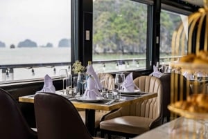 Cruzeiro pela baía de Ha Long e Bai Tu Long com caiaque e almoço buffet