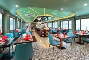 Ha Long & Bai Tu Long-båttur med kajakpaddling och lunchbuffé