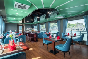 Ha Long & Bai Tu Long-båttur med kajakpaddling och lunchbuffé