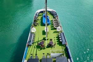 Ha Long & Bai Tu Long-båttur med kajakpaddling och lunchbuffé