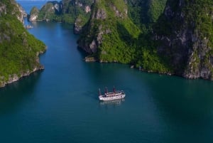 Ha Long Bay - Bai Tu Long Bay Luxury Boat Tour & Transfer