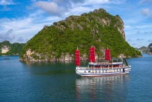 Ha Long Bay - Bai Tu Long Bay Luxury Boat Tour & Transfer
