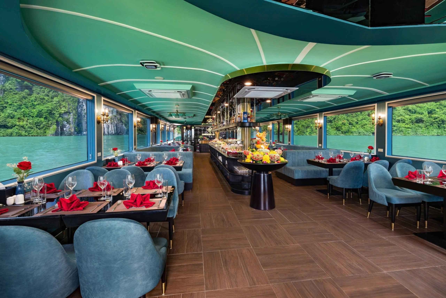 Rejs po zatoce Ha Long z jacuzzi, kajakami i limuzyną z Hanoi