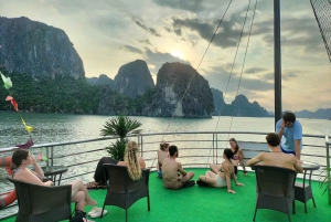 Gita di 1 giorno nella baia di Ha Long con crociera deluxe