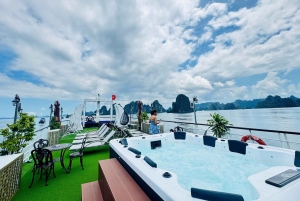 Halong Bay: dagtour - zwemmen, kajakken, grot en maaltijd