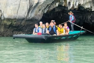 Halong Bay: dagtour - zwemmen, kajakken, grot en maaltijd