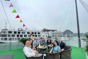 Halong Bay: dagtour - zwemmen, kajakken, grot en maaltijd