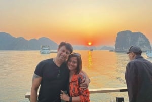 Halong Bay: dagtour - zwemmen, kajakken, grot en maaltijd