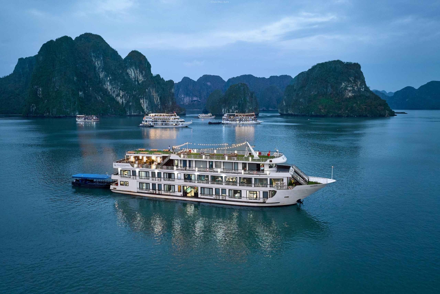 Ha Long Bay: Luksuscruise 2-dagers med alle aktiviteter og guide