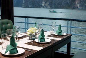 Baia di Ha Long: Crociera di lusso di un giorno, grotte, kayak e pranzo a buffet