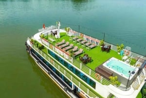 Baia di Ha Long: Crociera di lusso di un giorno, grotte, kayak e pranzo a buffet