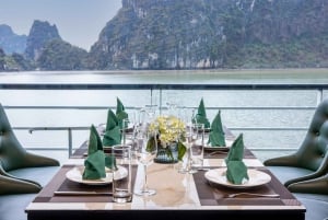 Baia di Ha Long: Crociera di lusso di un giorno, grotte, kayak e pranzo a buffet
