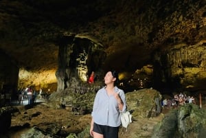 Baia di Ha Long: Crociera di lusso di un giorno, grotte, kayak e pranzo a buffet