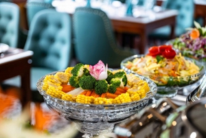 Baia di Ha Long: Crociera di lusso di un giorno, grotte, kayak e pranzo a buffet