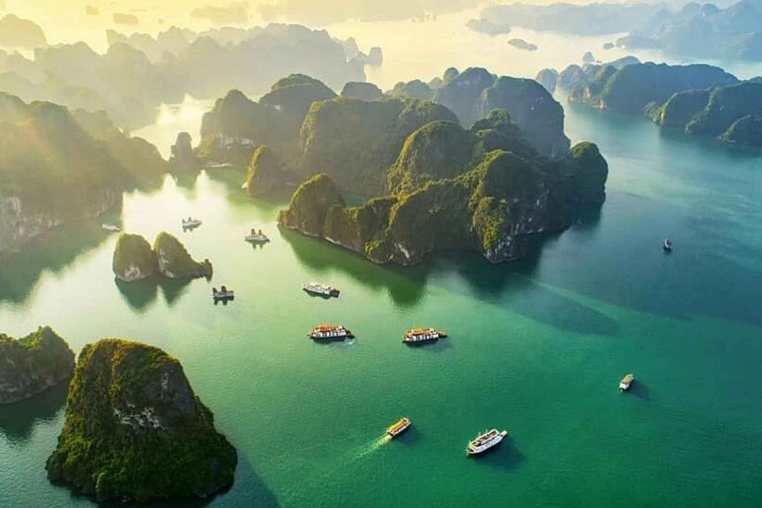 Au départ de Hanoi : Croisière de luxe d'une journée dans la baie d'Ha Long avec repas et kayak