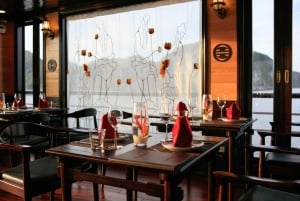 Zatoki Ha Long i Lan Ha: 2-dniowy rejs z posiłkami i spływem kajakowym