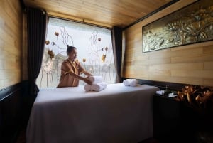 Ha Long & Lan Ha Bays: 2-dagars kryssning med måltider och kajakpaddling