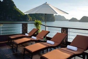 Ha Long & Lan Ha Bays: 2-dages krydstogt med måltider og kajaksejlads