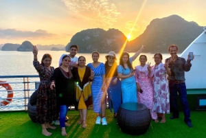 Hanoi: Ha Long Bay 1 dag/kleine groep en lunch