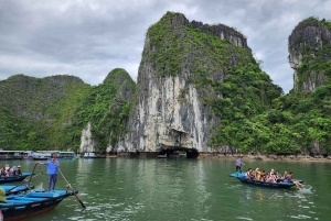 Hanoi: Ha Long Bay 1 dag/kleine groep en lunch