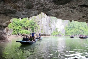 Hanoi: Ha Long Bay 1 dag/kleine groep en lunch
